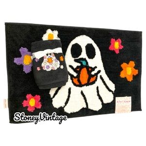 Betsey Johnson Halloween Shower Bath Mat Hippie Ghost With Flowers  Hand Towels